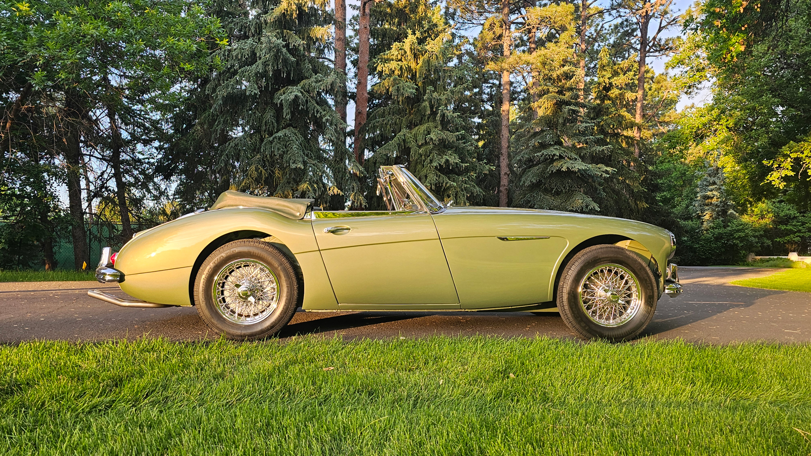 Fully restored Austin Healey 3000 MKIII BJ8 for sale